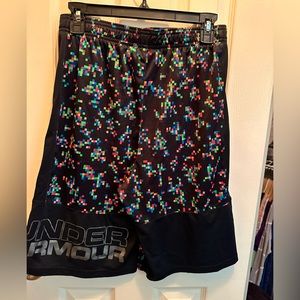 Under Armour long basketball shorts youth XL black pixelated graphic  sz 18